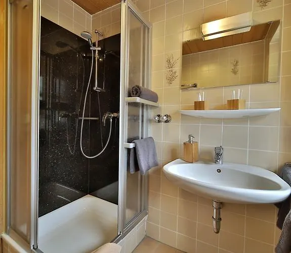 ホテル Osserhotel - Am Osser ローベルク